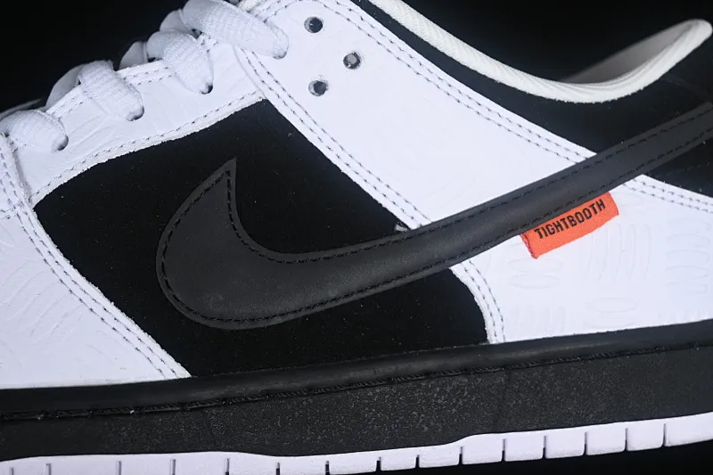All categories Nk SB Dunk series Nk SB Dunk Low low-top sneakers Z version Tightbooth x Nk SB Dunk joint model Reverse Panda SB low-top casual sports skateboard shoes FD2629-100